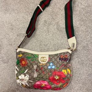 Gucci Beige Floral Crossbody Bag with Red and Green Strap
